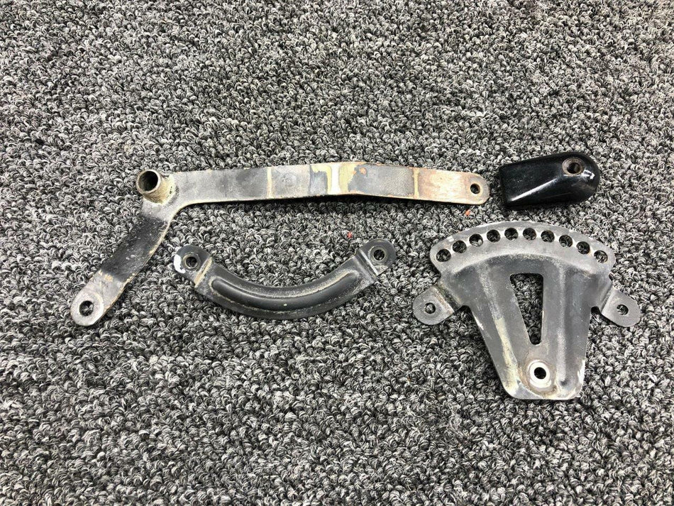 Cessna 2113211-6 / 2113210-1 Cessna T207A Cowl Flap Lever Assy W/ Position Bracket