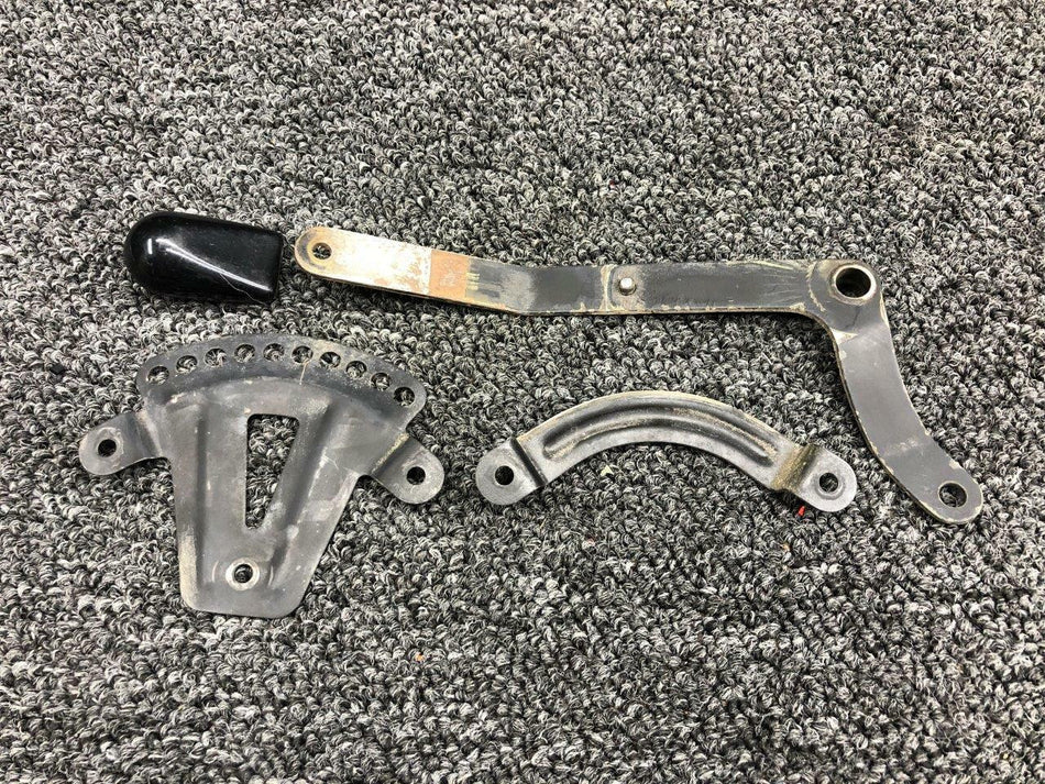 Cessna 2113211-6 / 2113210-1 Cessna T207A Cowl Flap Lever Assy W/ Position Bracket