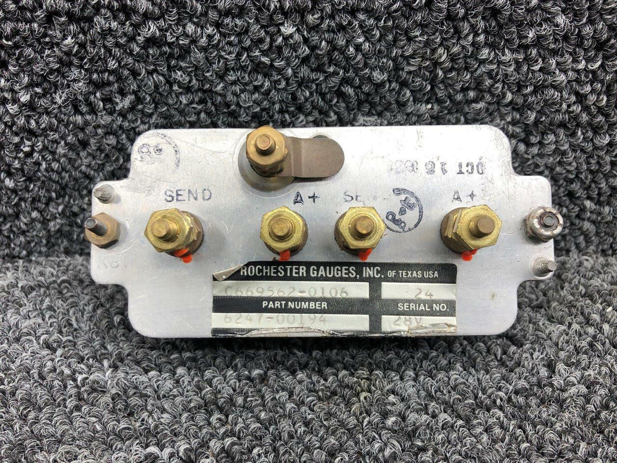 Rochester C669562-0106 M/N 6247-00194 Rochester Fuel Quantity Cluster W/ Transmitters