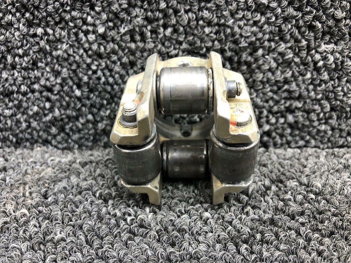 Cessna 0760646-2 / 1260664K1 Cessna T207A Control Column Retainer and Roller Assy