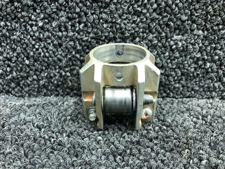 Cessna 0760646-2 / 1260664K1 Cessna T207A Control Column Retainer and Roller Assy