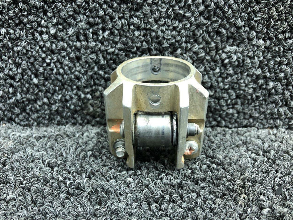 Cessna 0760646-2 / 1260664K1 Cessna T207A Control Column Retainer and Roller Assy