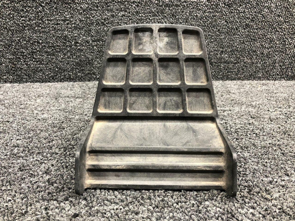 Cessna 0413578-1, 0511336-1 Cessna T207A Rudder Pedal w Link and Bellcrank