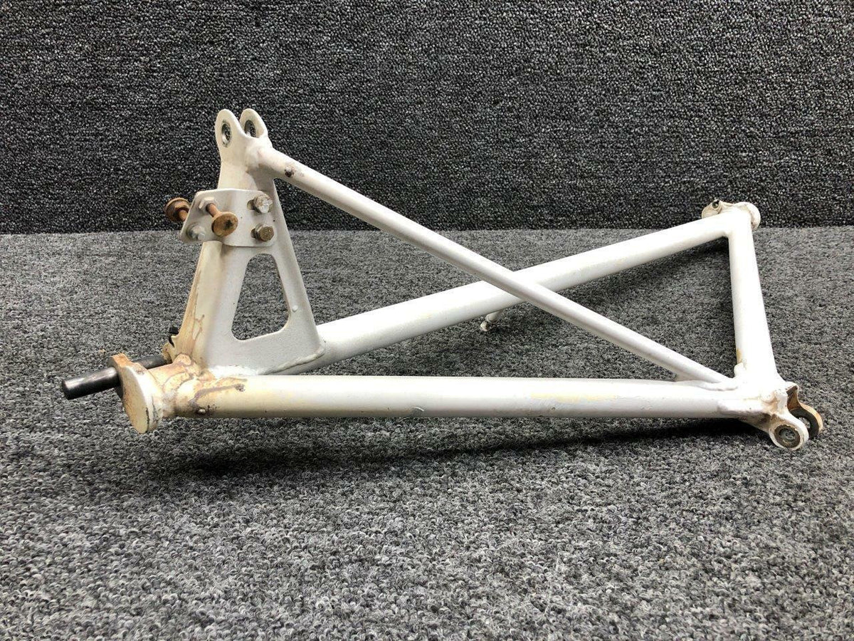 Beechcraft 35-815102-34 Beech 95-B55 Main Landing Gear Brace LH