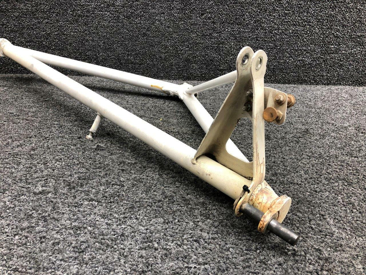 Beechcraft 35-815102-34 Beech 95-B55 Main Landing Gear Brace LH