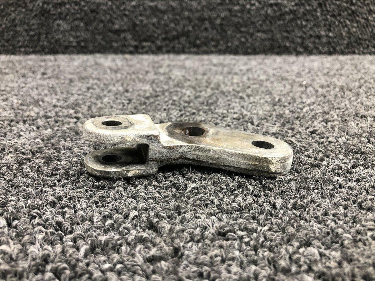 Piper 42042-000 Piper PA-31T Main Gear Retraction Hydraulic Actuator Arm Forward