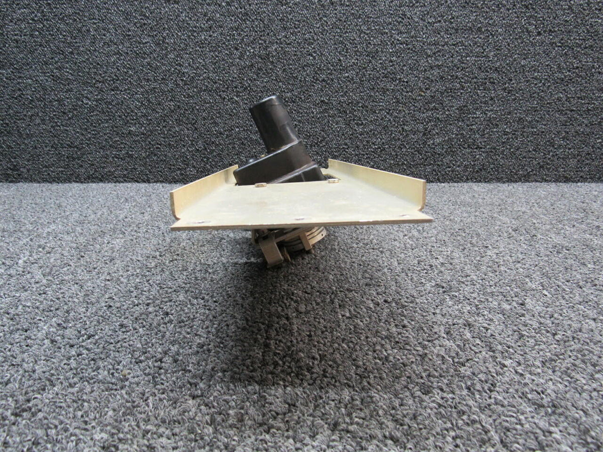 Edo-Aire 1C373-4-454 Beechcraft C24R Edo-Aire Pitch Servo Assembly W/ Brackets Volts 14