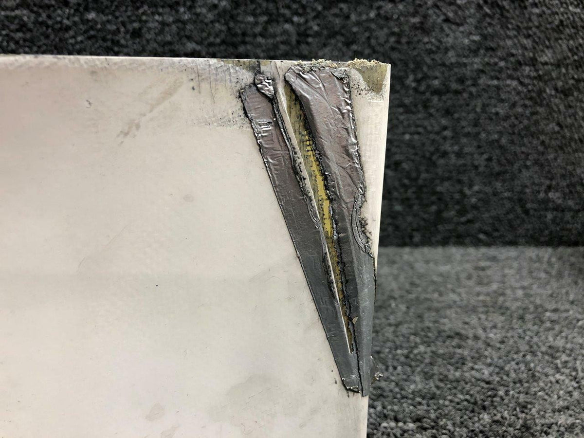 Robinson C955-10 / C955-11 Robinson R44II Battery Box Assembly W/ Lid