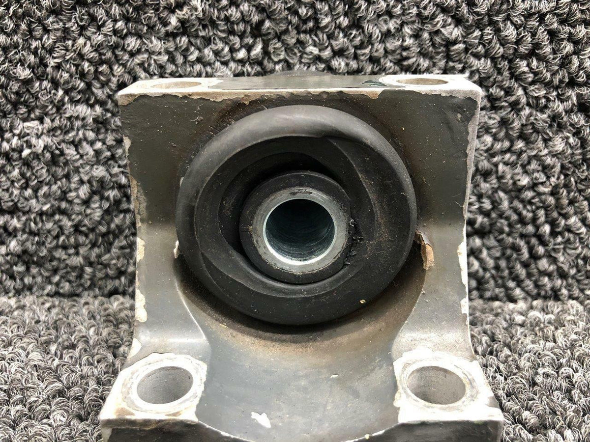 Lycoming C592-3, C593-3 Lycoming IO-540-AE1A5 Engine Shock Mount Kit