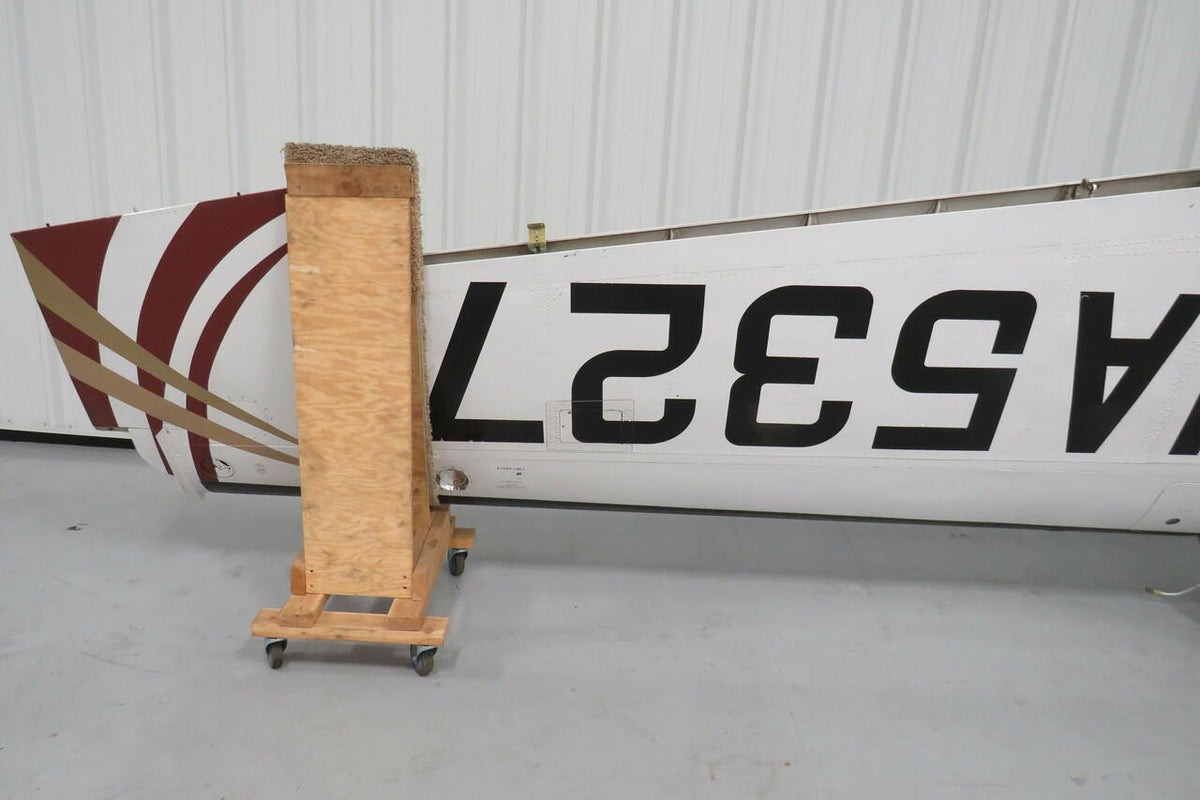 Beech 58-100000-16 Spar P/N 000-110011-54 Beech 58 RH Wing Assembly