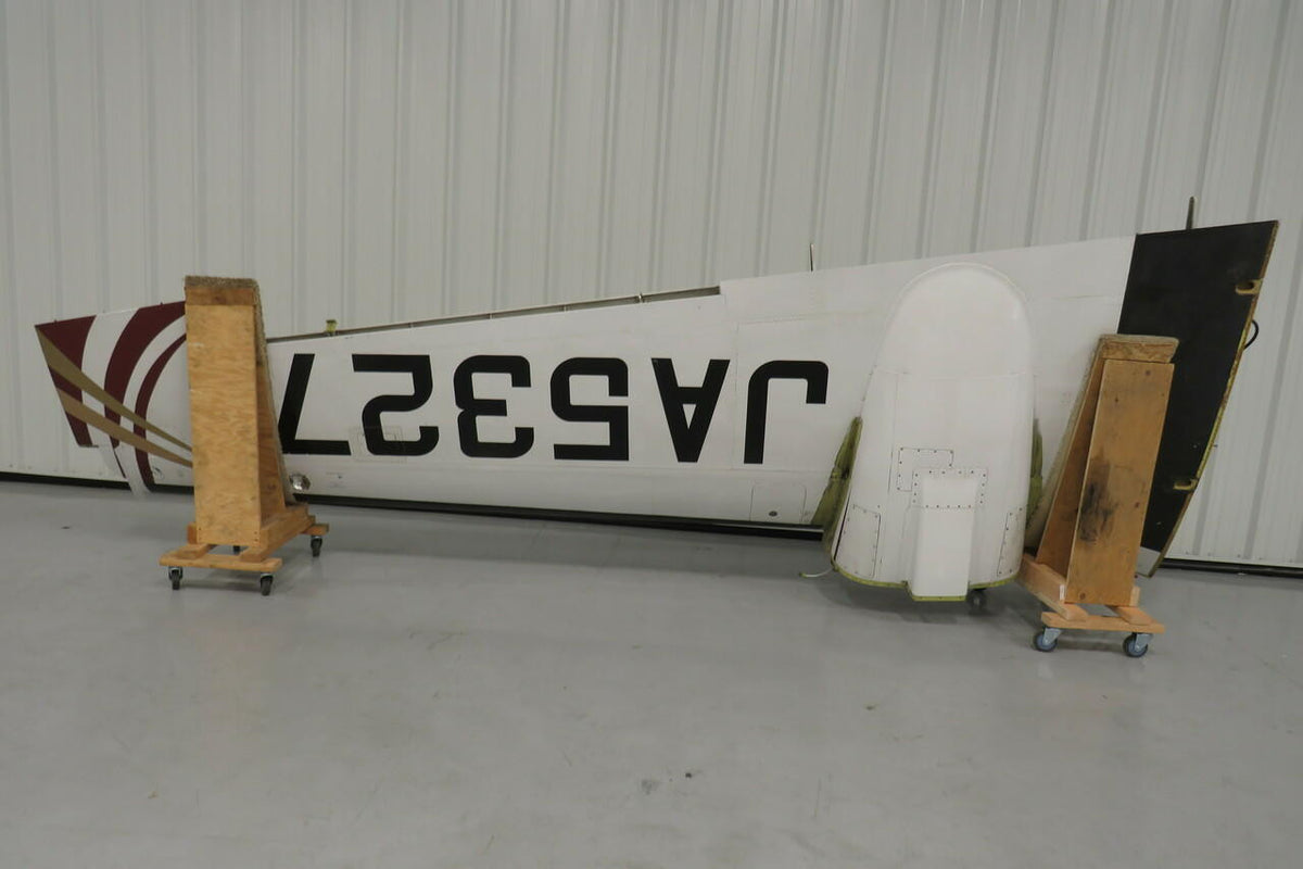 Beech 58-100000-16 Spar P/N 000-110011-54 Beech 58 RH Wing Assembly