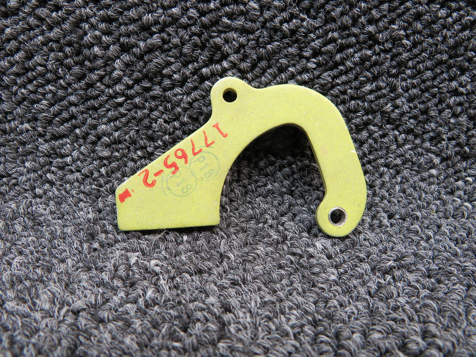 17765-002 Piper Hinge Main Gear Cover