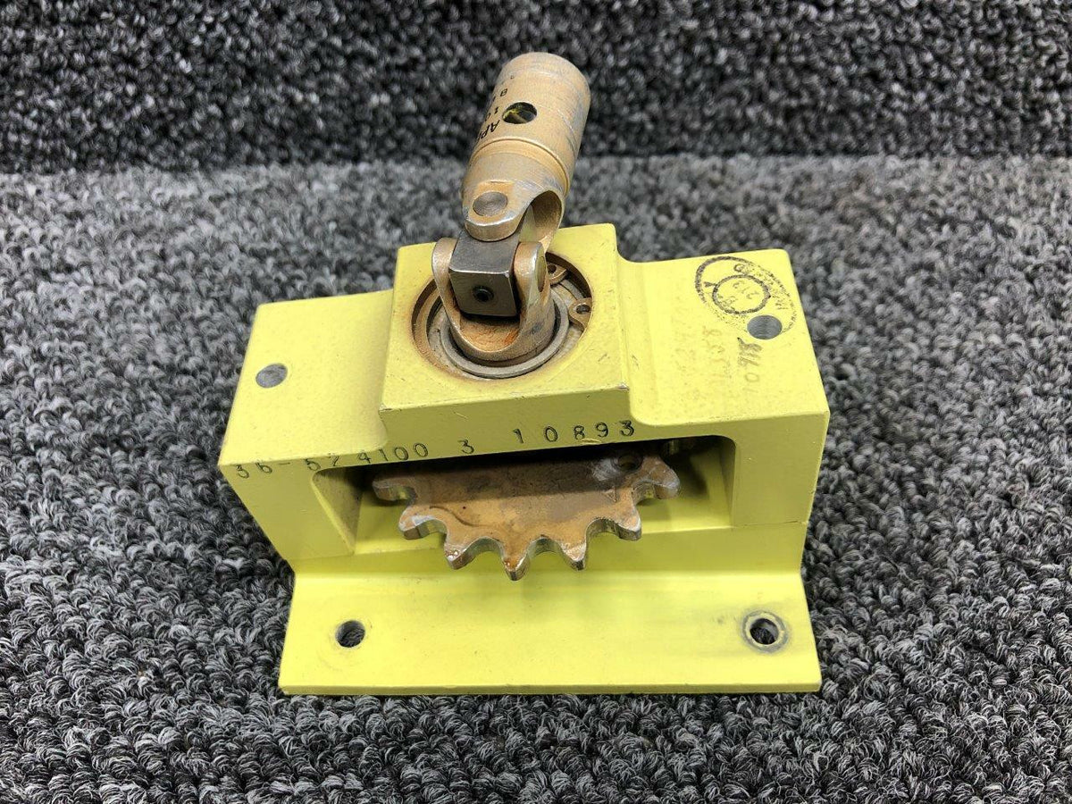 Beechcraft 36-524025-13 / 36-524100-1 Beechcraft 58 Control Column Support / Sprocket NOS
