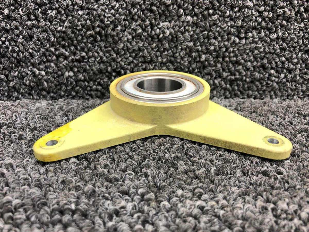 Beechcraft 36-524094-1 Beechcraft 58 Block Pillow Shaft Support Outboard NEW OLD STOCK