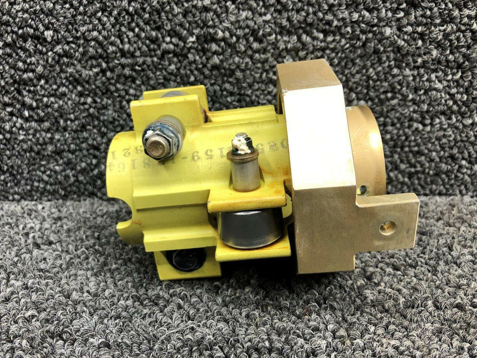 Beechcraft 36-524051-23 / 36-524051-19 Beechcraft 58 Co-Pilot Control Tube W/ Bearings NOS