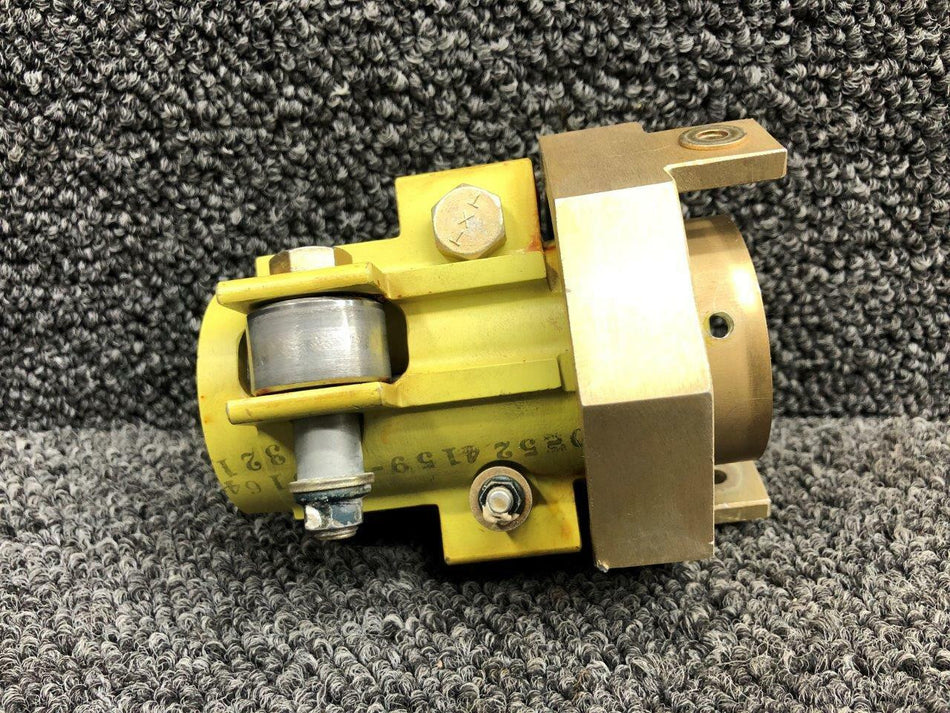 Beechcraft 36-524051-23 / 36-524051-19 Beechcraft 58 Co-Pilot Control Tube W/ Bearings NOS