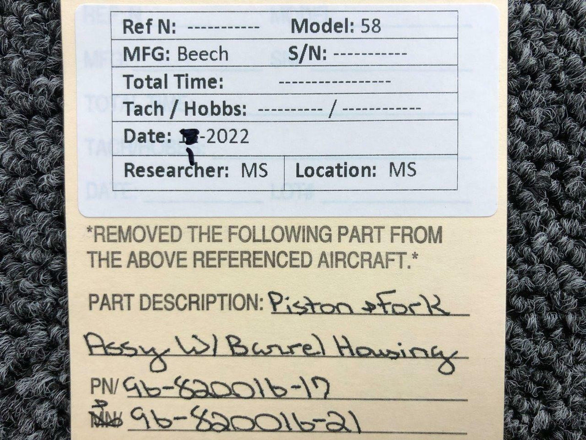 Beechcraft 96-820016-17 / 96-820016-21 Beechcraft 58 Nose Gear Housing W/ Piston and Fork