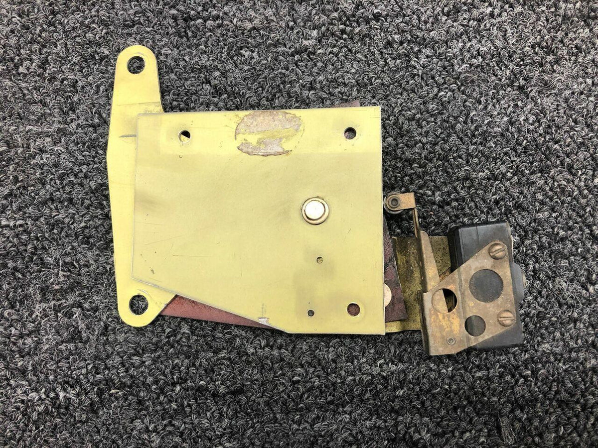 Beechcraft 95-550002-21 / 95-550002-31 Phenolic Guide / Heat Control, Bellcrank, and Switch