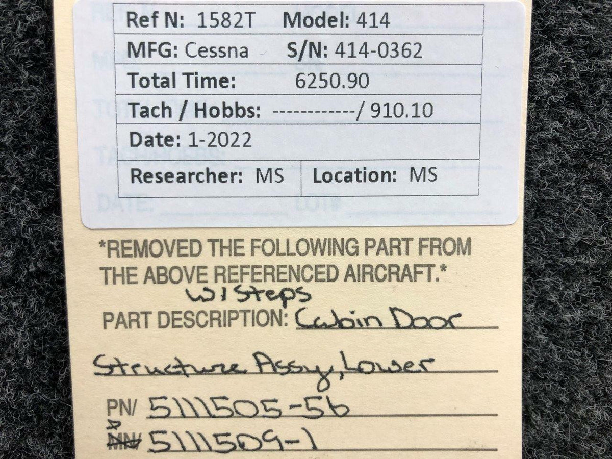 Cessna 5111505-56 / 5111509-1 Cessna 414 Cabin Door Structure Assembly Lower W/ Steps