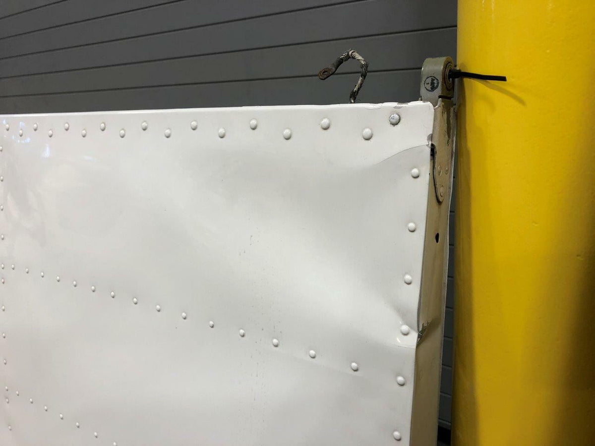 Cessna 5032000-17 FSO 5032000-25 Cessna 414 Horizontal Stabilizer W/ De-Ice Boot