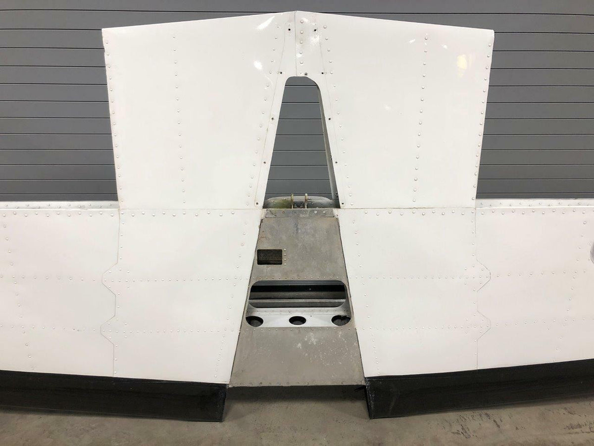 Cessna 5032000-17 FSO 5032000-25 Cessna 414 Horizontal Stabilizer W/ De-Ice Boot