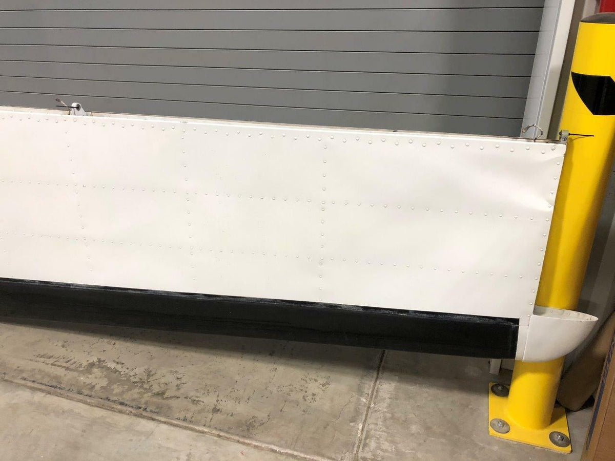 Cessna 5032000-17 FSO 5032000-25 Cessna 414 Horizontal Stabilizer W/ De-Ice Boot
