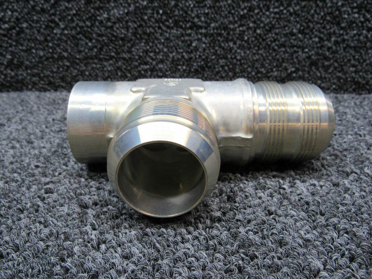 Does Not Apply 344157 Tee Tube to Boss NEW OLD STOCK SA