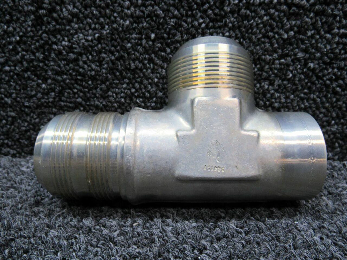 Does Not Apply 344157 Tee Tube to Boss NEW OLD STOCK SA