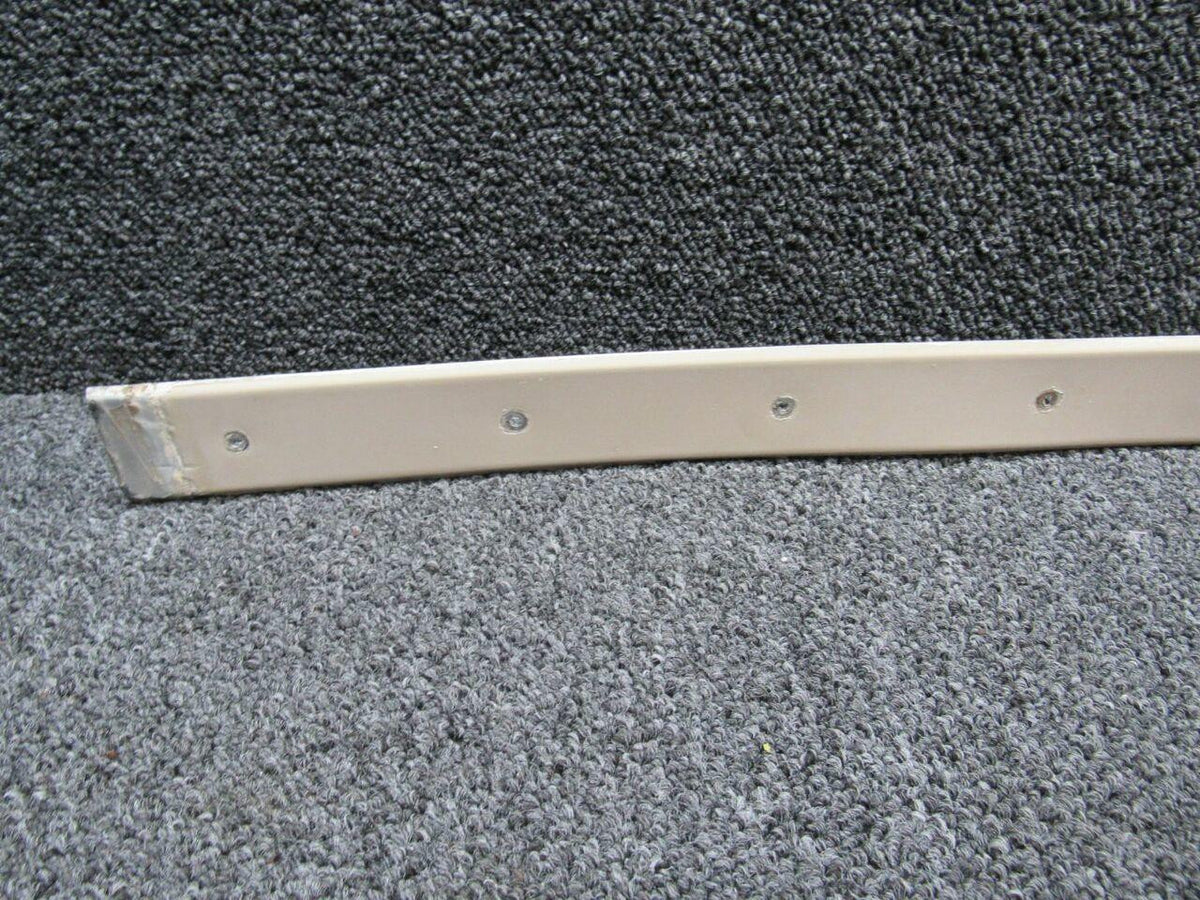 Piper 79557-000 Piper PA32-300 Windshield Trim Center