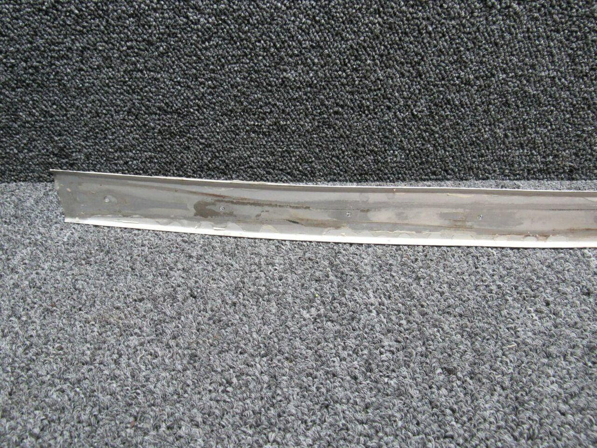 Piper 79557-000 Piper PA32-300 Windshield Trim Center