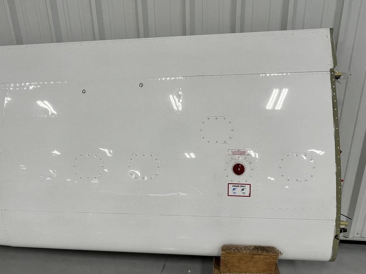 Cessna 1220804-24 Cessna T206H RH Wing Assembly