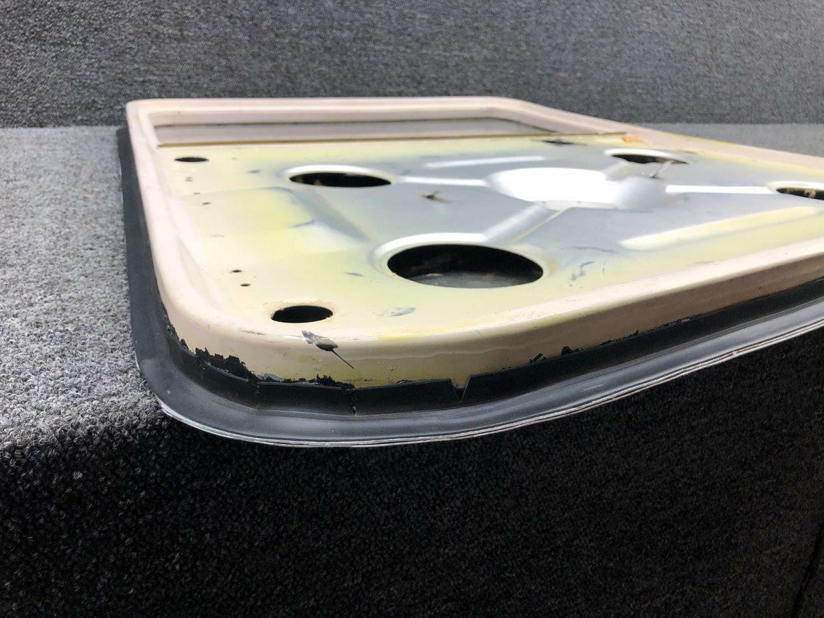 Cessna 0511460-2 Cessna 175 Cabin Door Structure Assembly RH