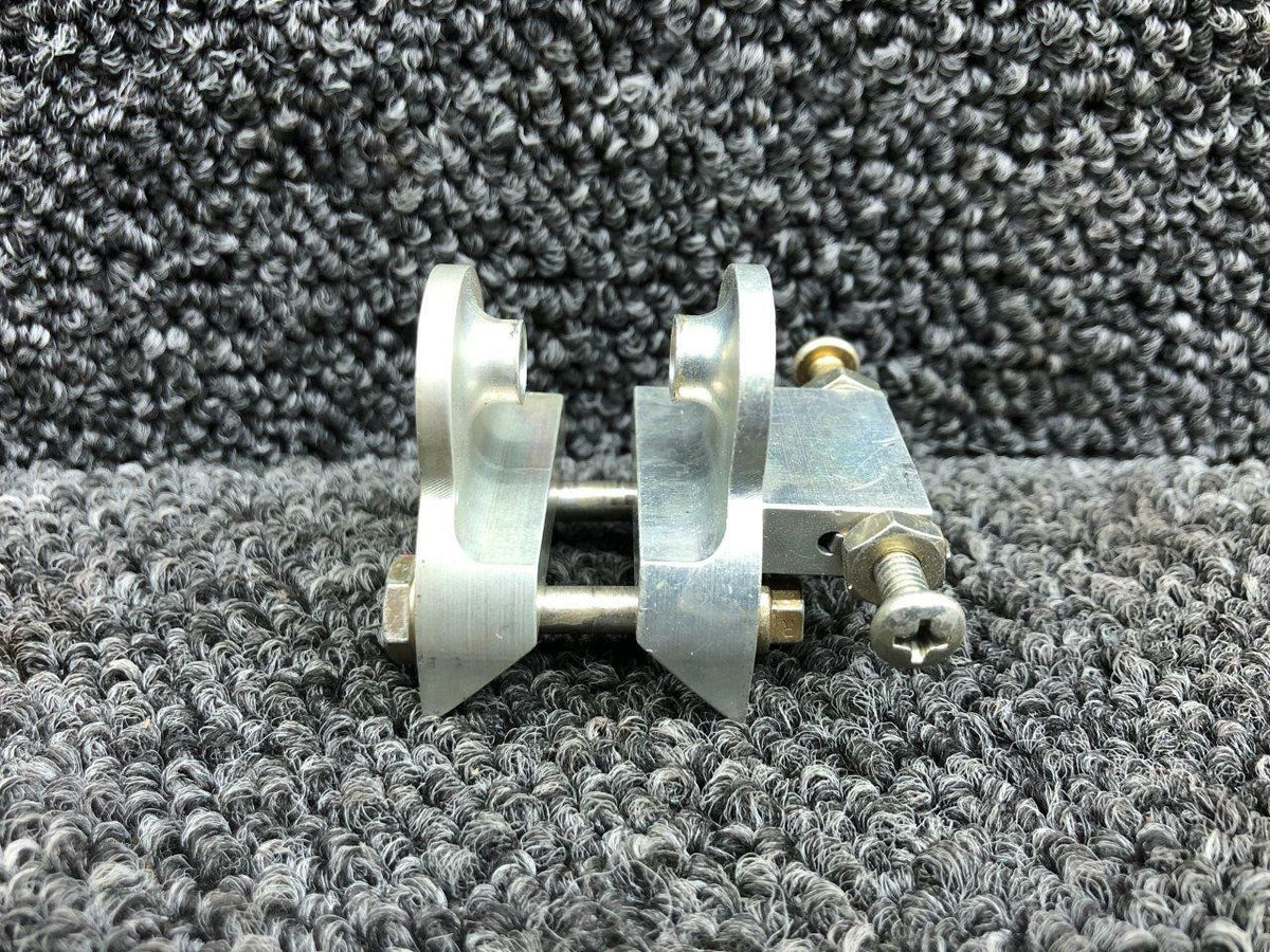 Cirrus 14932-001 / 15359-001 Cirrus SR22 Fitting Elevator Actuation Yoke