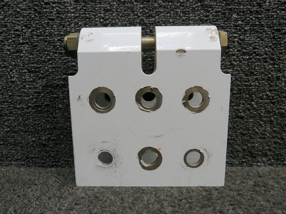 11726-001 Cirrus SR22 Main Gear Upper Fitting