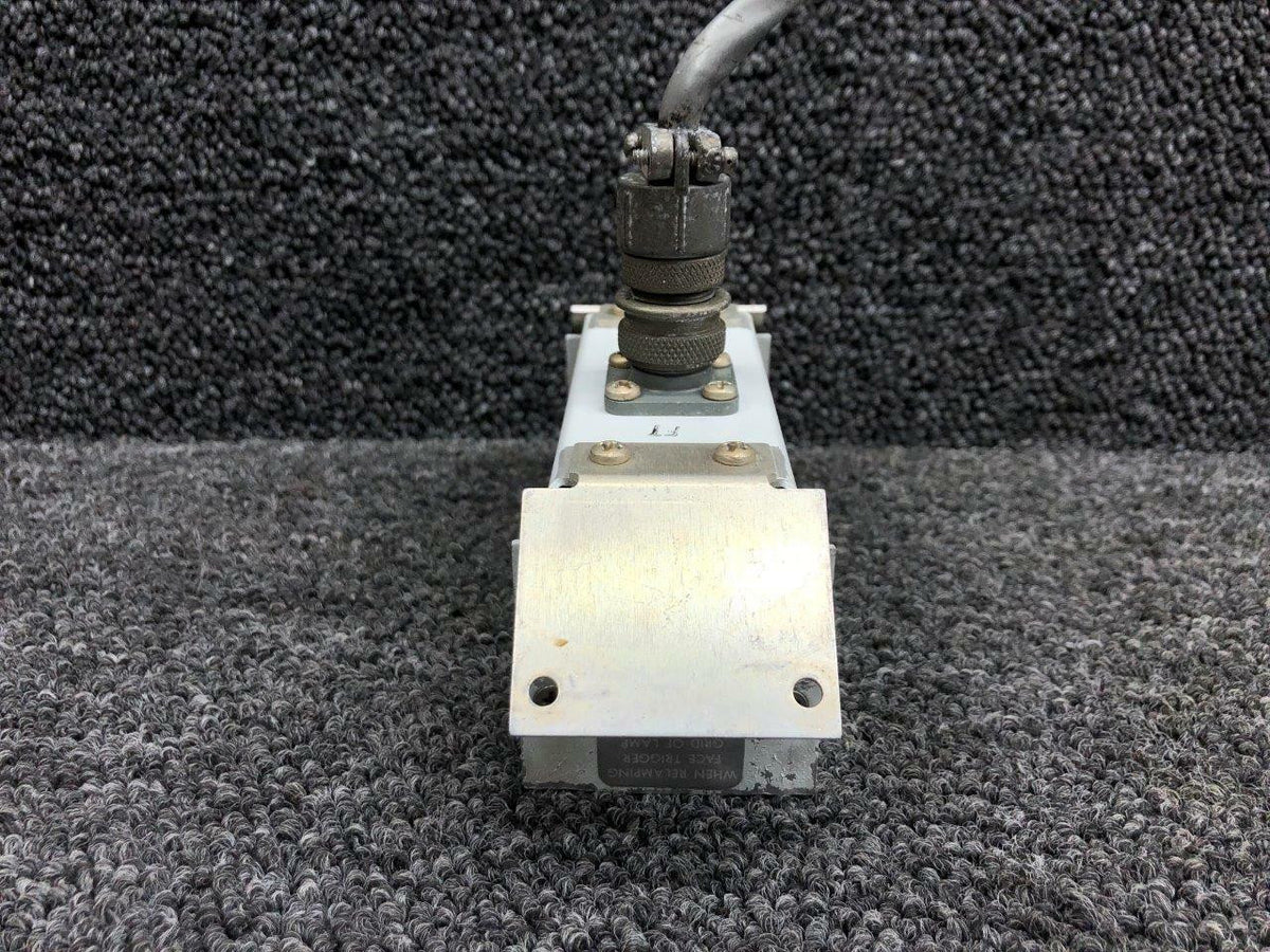 Grimes 30-1467-5 Beechcraft A36 Grimes Wing Tip Strobe Light Volts 14