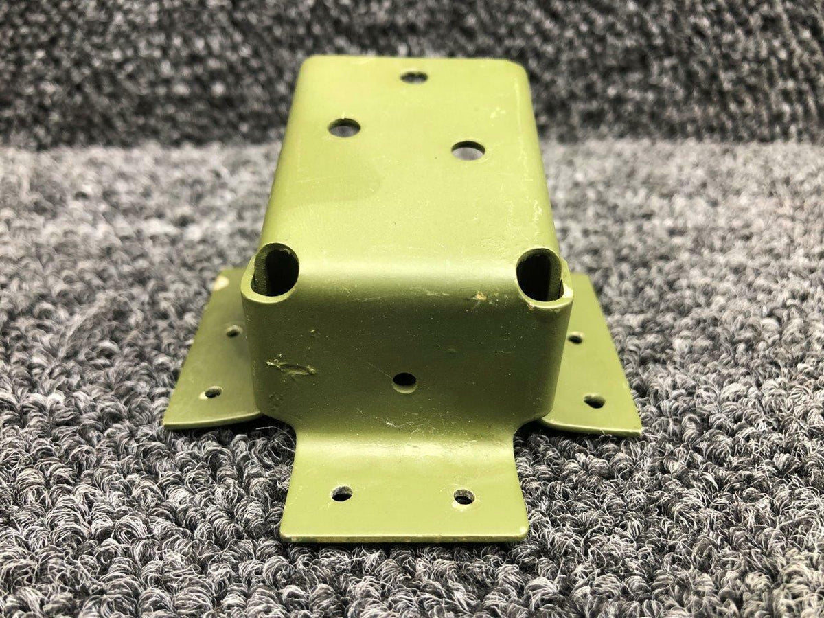 Cessna Aircraft Parts 1250013-1 Cessna 207 Fuselage Bracket Assembly LH