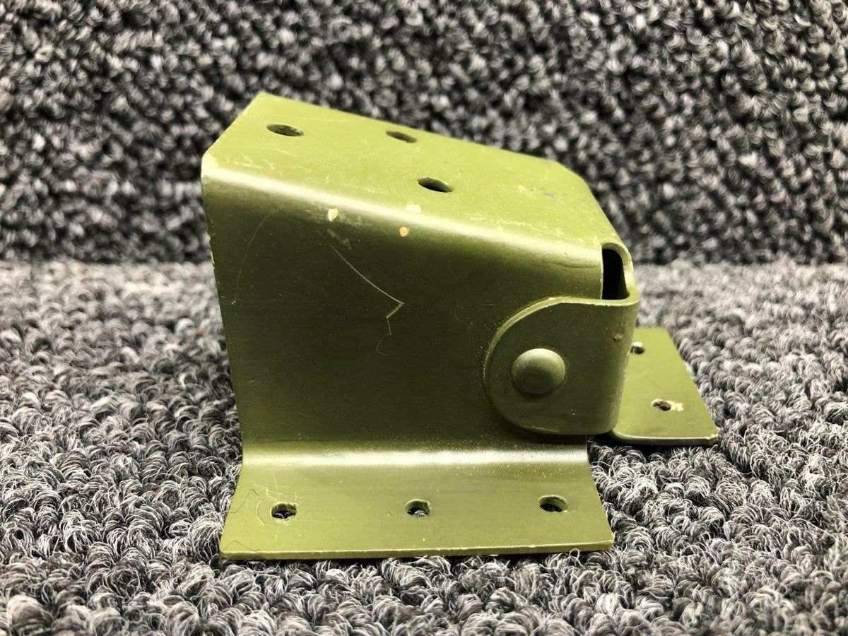 Cessna Aircraft Parts 1250013-2 Cessna 207 Fuselage Bracket Assembly RH