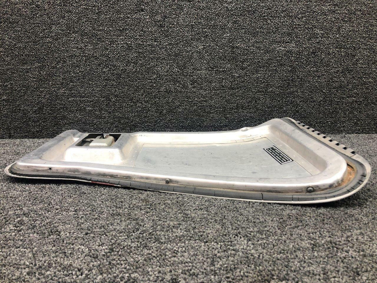 Cessna Aircraft Parts 1217030-1 WEU 1217030-5 Cessna 207 Baggage Door Assembly