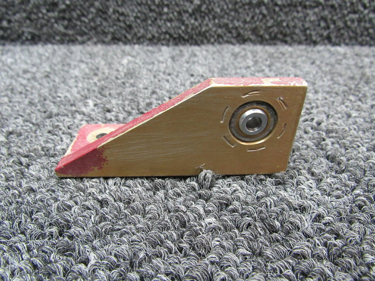 Mooney 750098-502 Mooney M20K Hinge Flap Jackshaft RH