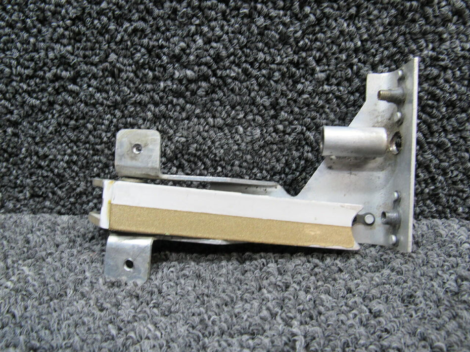 Mooney 310300-501 / 301294-501 Mooney M20K Door Latch and Housing Assembly