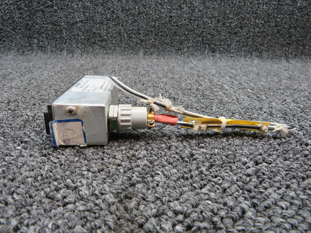 Bendix King 071-0003-00 Beechcraft A36 Bendix King KA40 Remote Light Adapter Volts 14-28