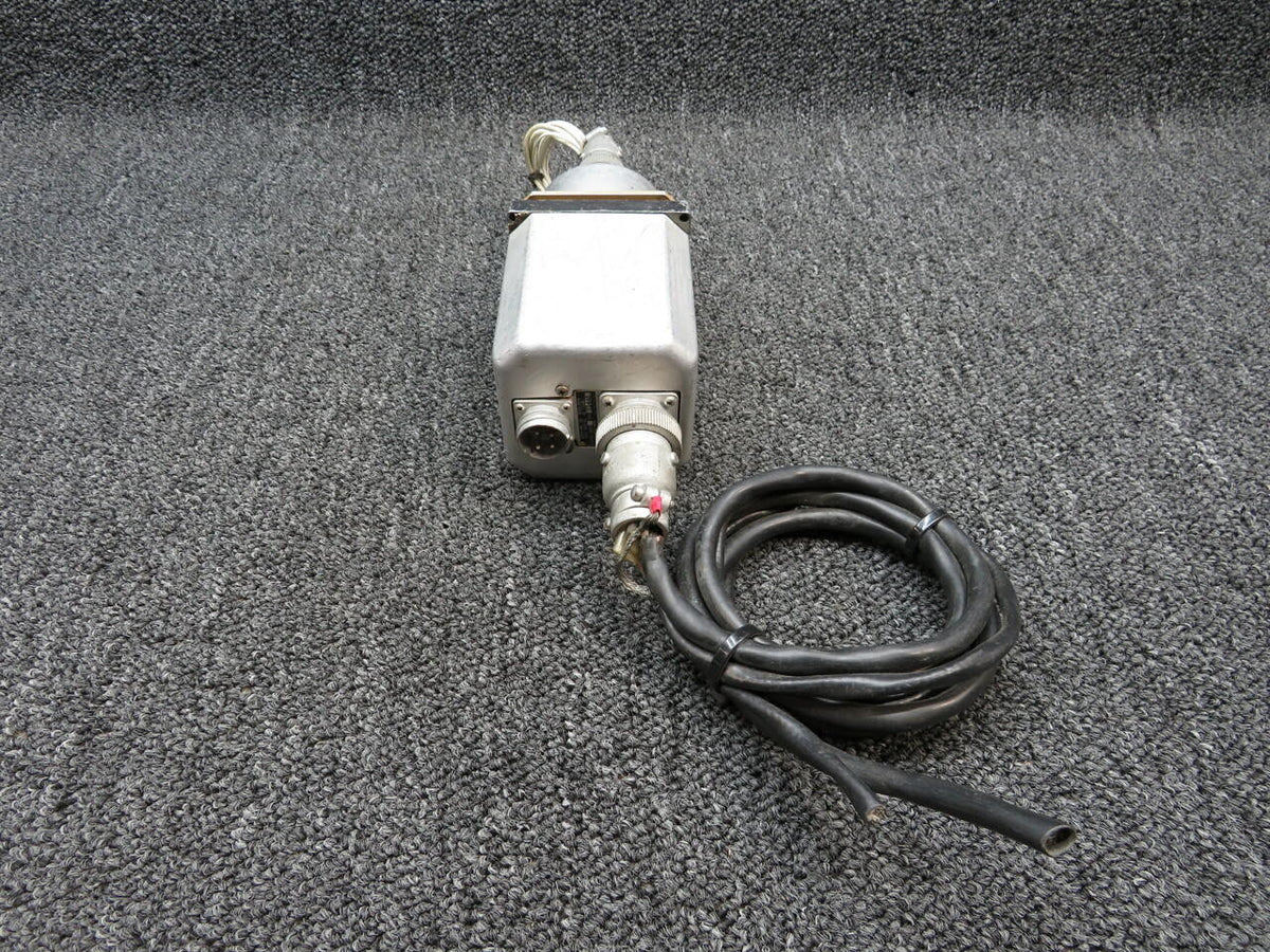 Bendix 1U027-01 Bendix 551A Servo Amp Indicator Volts 28
