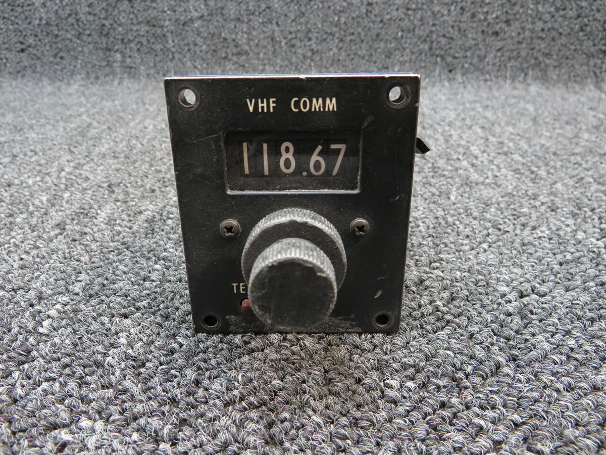 King Radio 071-1012-12 King Radio KFS-590B VHF Communication Control