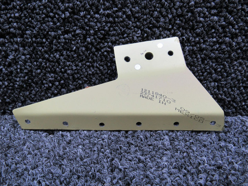 1211840-3 Cessna T206H Angle Assembly