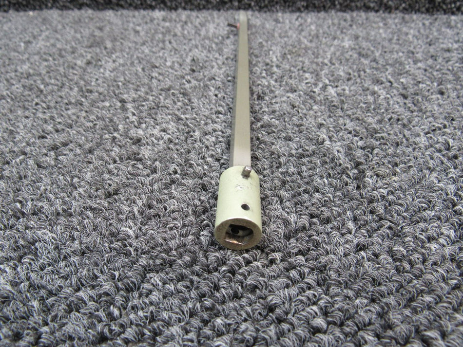 0516024-9, 0516023-4 Cessna 172S Fuel Selector Valve Shaft and Fitting Assembly