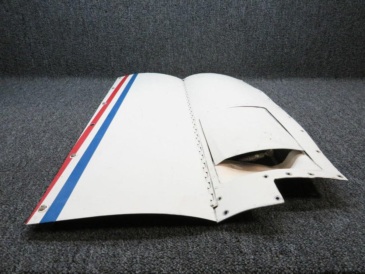 Cessna Aircraft Parts 0851164-201 / 0851170-202 Cessna 310Q Cowl Panel Outboard RH
