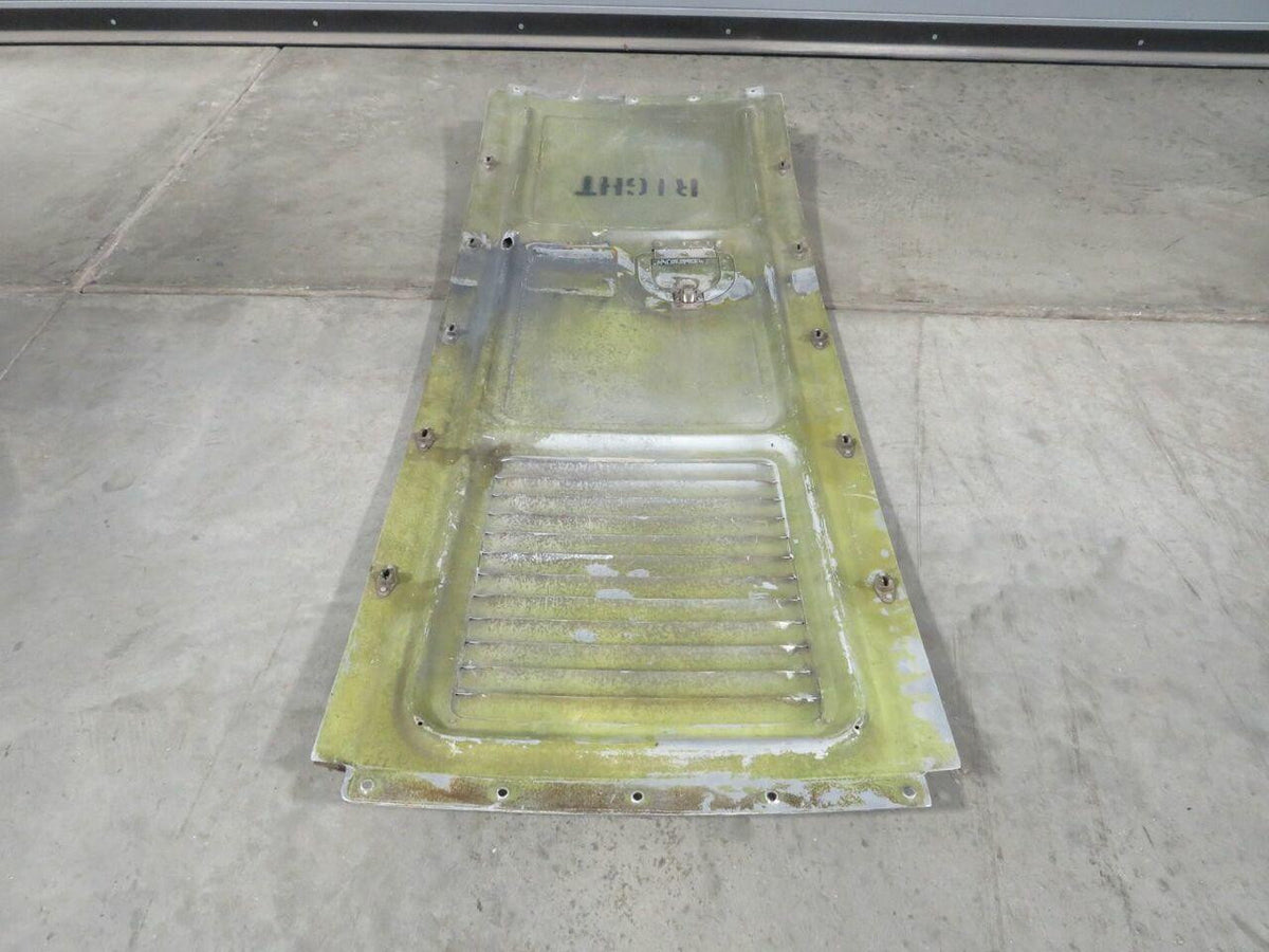 Piper Aircraft Parts 67995-002 / 37207-023 Piper PA34-200T Top Panel Assembly Cowl W/ Louver RH