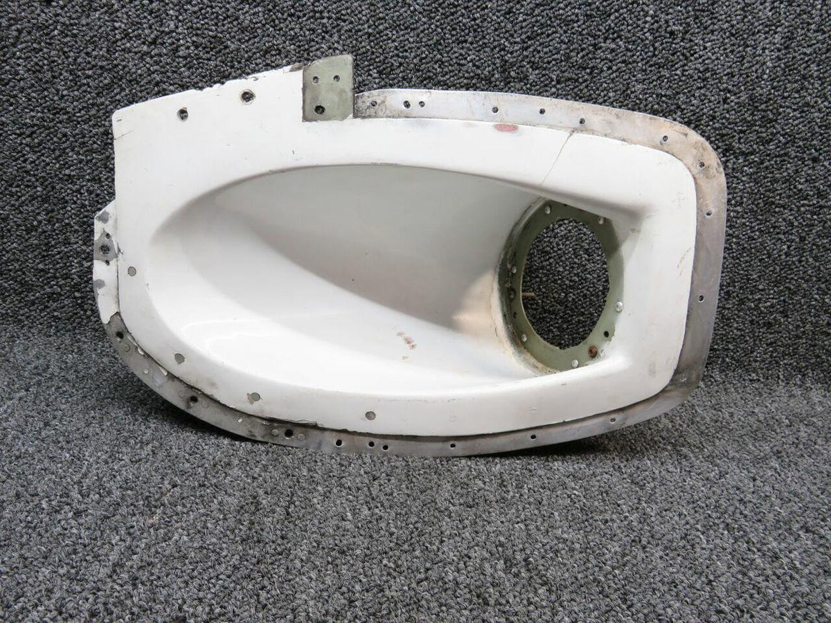 Cessna Aircraft Parts 2452006-22 Cessna 172RG Housing Assembly Landing Light RH