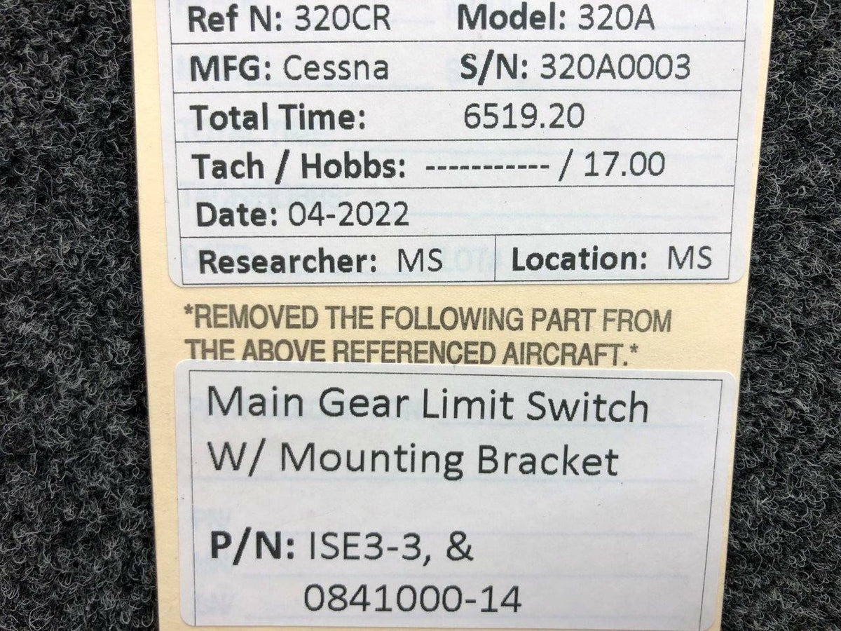 Cessna Aircraft Parts ISE3-3 / 0841000-14 Cessna 320A Main Gear Limit Switch W/ Mounting Bracket