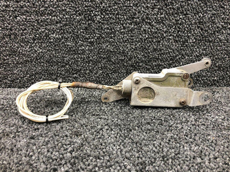 Cessna Aircraft Parts ISE3-3 / 0841000-14 Cessna 320A Main Gear Limit Switch W/ Mounting Bracket